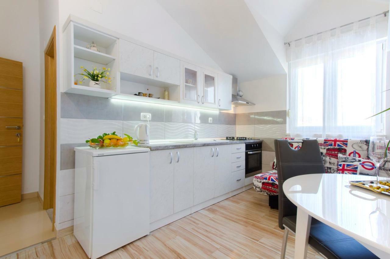 Apartmani Skelin***/**** Kaštela Zewnętrze zdjęcie