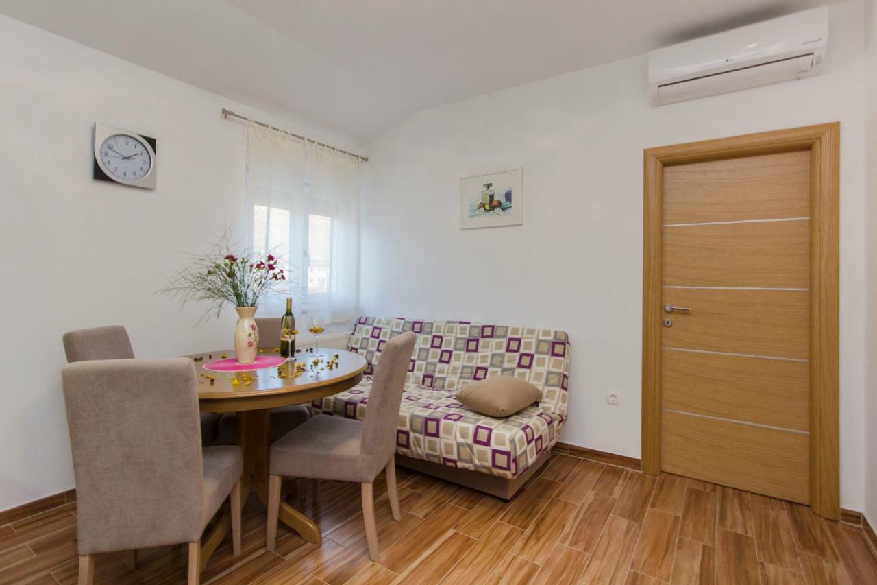 Apartmani Skelin***/**** Kaštela Zewnętrze zdjęcie