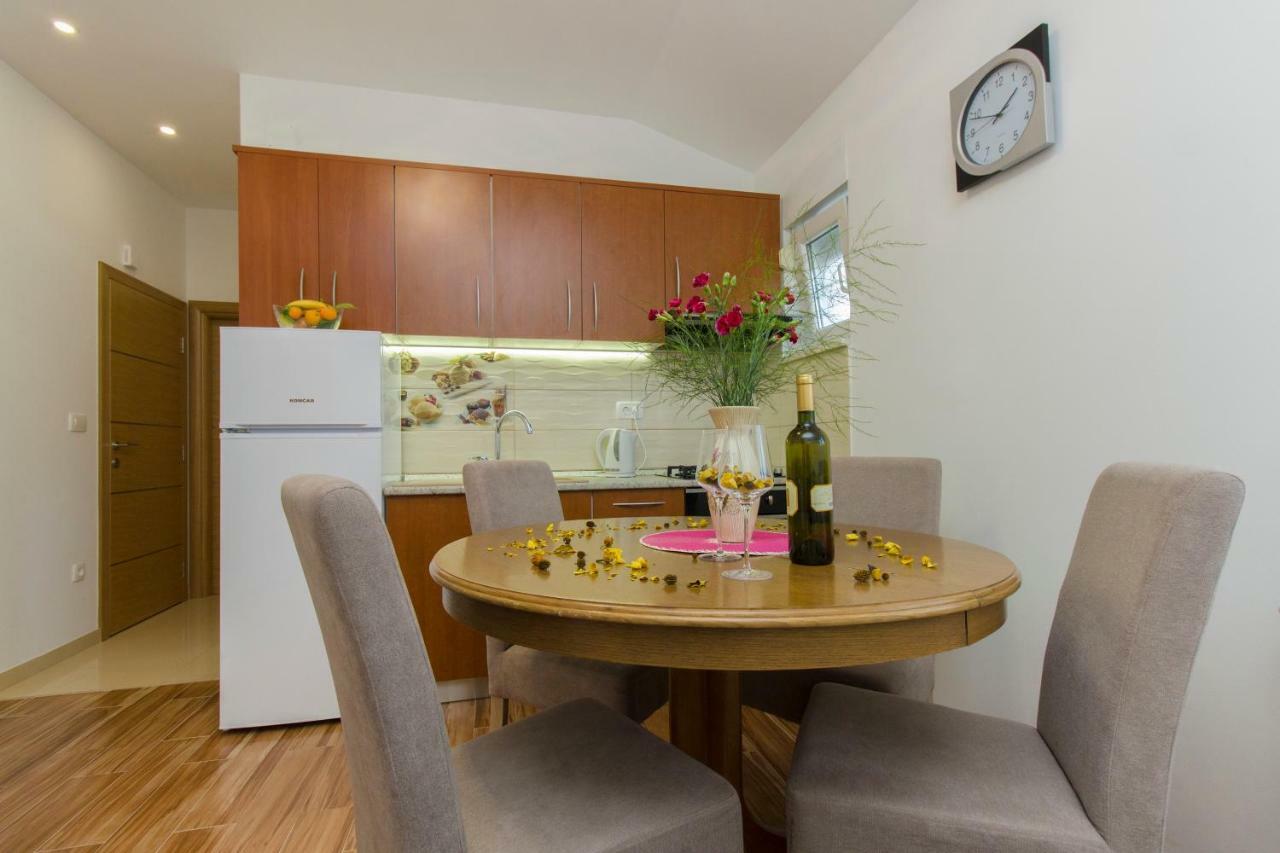 Apartmani Skelin***/**** Kaštela Zewnętrze zdjęcie